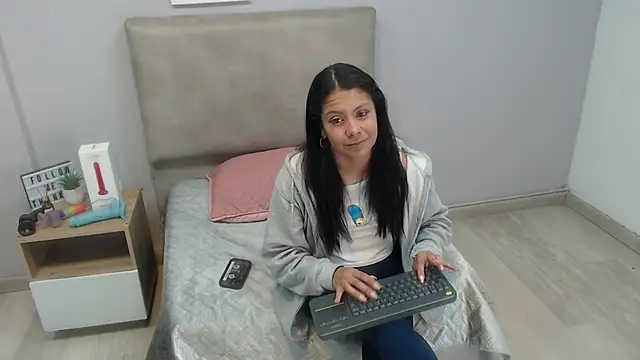 valevicious online show from 12/15/25, 01:39