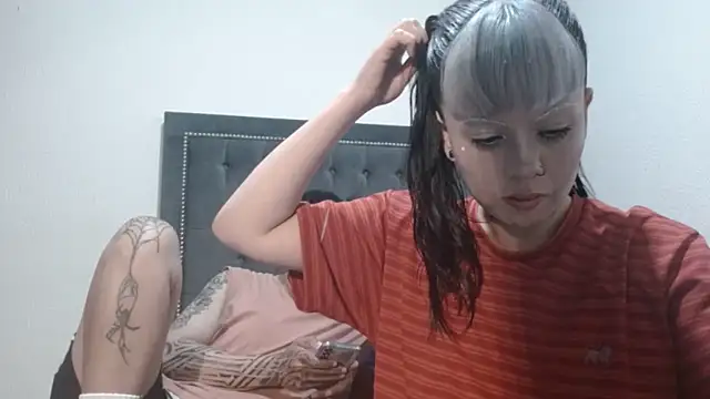 dulce maria x online show from 04/04/26, 07:15