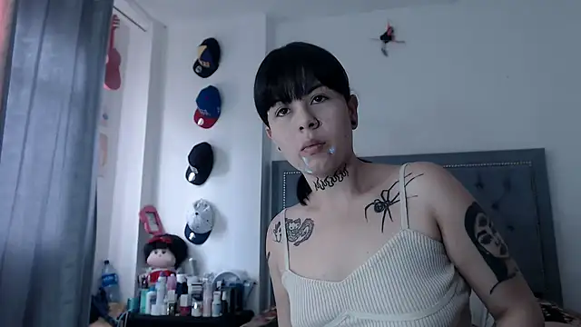 dulce maria x online show from 10/22/25, 04:17