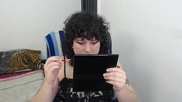 Snapshot of Smoke_trip_Alicia chatting on 02/11/26, 07:14 Smoke trip Alicia online show from 02/11/26, 07:14