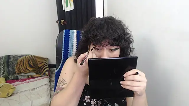 Snapshot of Smoke_trip_Alicia chatting on 02/10/26, 03:11 Smoke trip Alicia online show from 02/10/26, 03:11