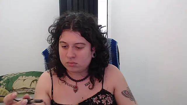 Snapshot of Smoke_trip_Alicia chatting on 01/18/26, 04:10 Smoke trip Alicia online show from 01/18/26, 04:10