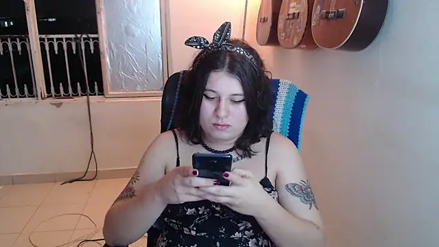 Smoke trip Alicia online show from 10/31/25, 02:41