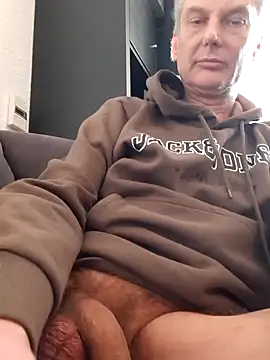 Snapshot of grandcool chatting on 02/16/25, 03:05 grandcool online show from 02/16/25, 03:05