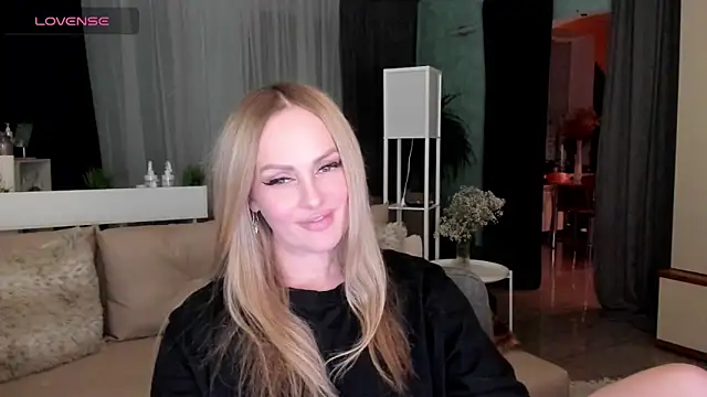 Snapshot of Libby_Nora chatting on 02/10/25, 04:04 Libby Nora online show from 02/10/25, 04:04