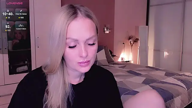 Snapshot of Libby_Nora chatting on 10/15/25, 09:17 Libby Nora online show from 10/15/25, 09:17