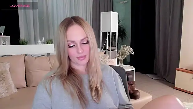 Snapshot of Libby_Nora chatting on 01/31/25, 04:06 Libby Nora online show from 01/31/25, 04:06
