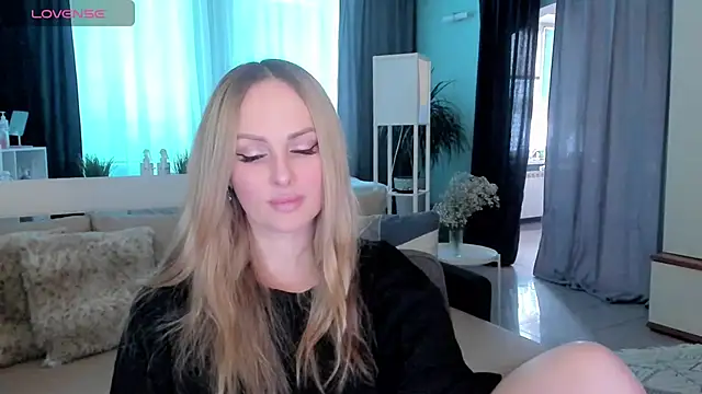 Snapshot of Libby_Nora chatting on 02/04/25, 12:00 Libby Nora online show from 02/04/25, 12:00