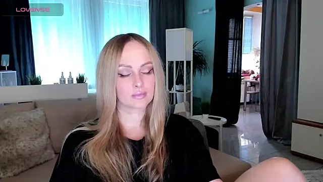 Snapshot of Libby_Nora chatting on 03/04/25, 09:07 Libby Nora online show from 03/04/25, 09:07