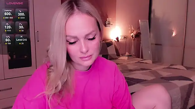 Snapshot of Libby_Nora chatting on 10/11/25, 03:35 Libby Nora online show from 10/11/25, 03:35