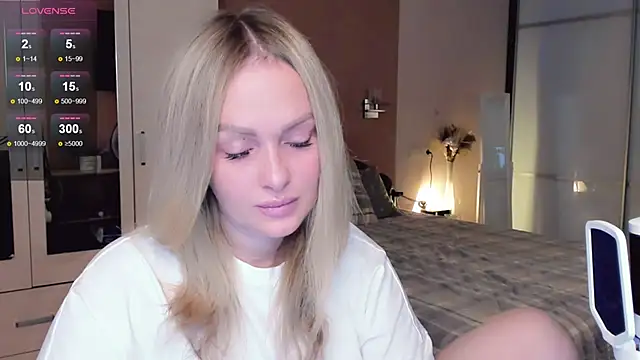 Libby Nora online show from 11/12/25, 09:13