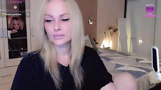 Libby Nora online show from 10/27/25, 10:05