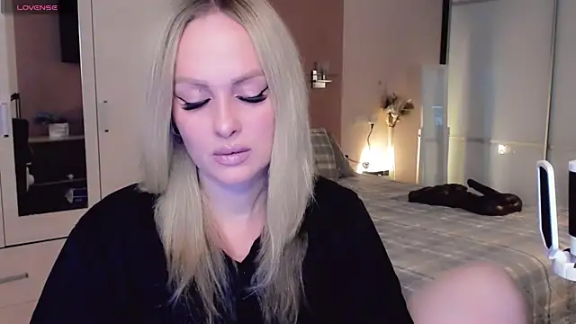 Libby Nora online show from 11/21/25, 09:19