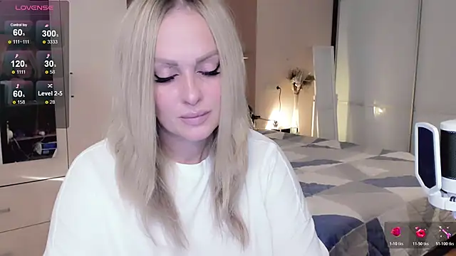 Snapshot of Libby_Nora chatting on 10/23/25, 11:53 Libby Nora online show from 10/23/25, 11:53