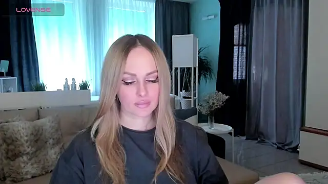 Snapshot of Libby_Nora chatting on 02/18/25, 08:49 Libby Nora online show from 02/18/25, 08:49