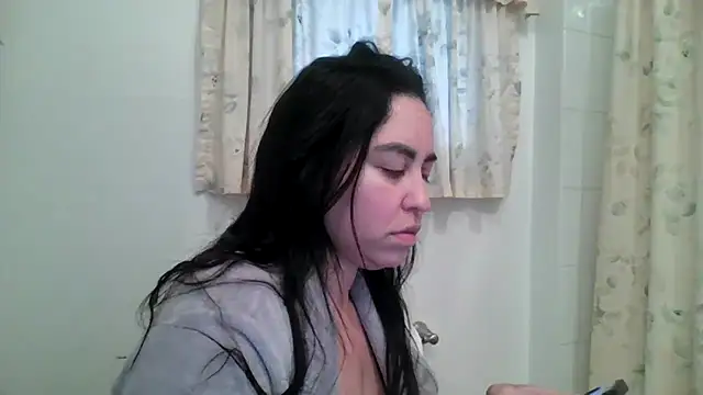 Snapshot of WetFlower69 chatting on 06/18/26, 01:05 WetFlower69 online show from 06/18/26, 01:05