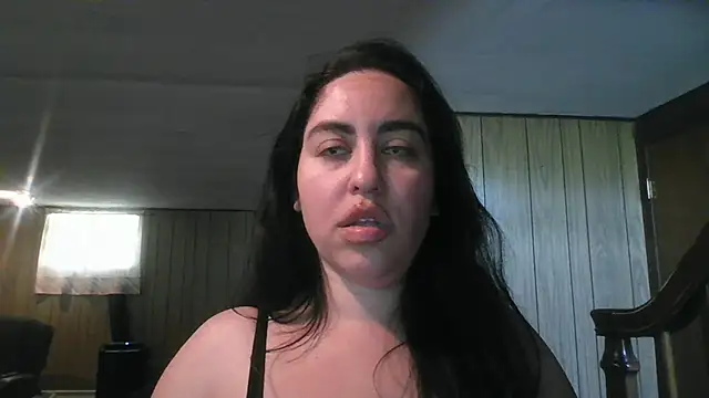 Snapshot of WetFlower69 chatting on 07/17/26, 02:25 WetFlower69 online show from 07/17/26, 02:25