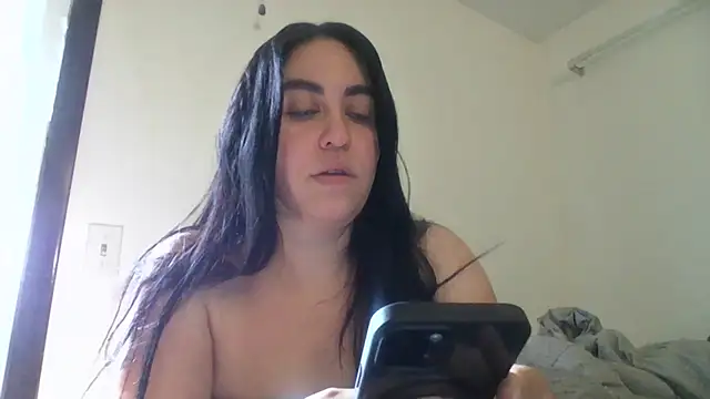 Snapshot of WetFlower69 chatting on 07/11/26, 01:44 WetFlower69 online show from 07/11/26, 01:44