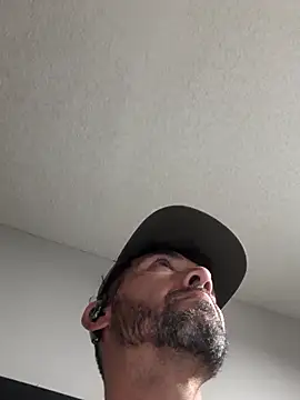 Snapshot of hottie212@xh chatting on 10/12/25, 11:44 hottie212xh online show from 10/12/25, 11:44