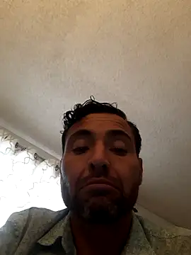 Snapshot of hottie212@xh chatting on 10/05/25, 06:42 hottie212xh online show from 10/05/25, 06:42