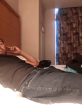 Snapshot of hottie212@xh chatting on 09/25/25, 04:24 hottie212xh online show from 09/25/25, 04:24