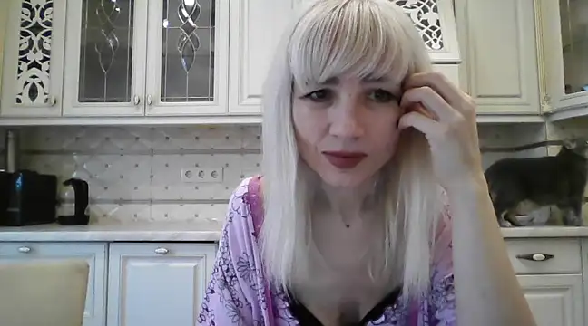 Snapshot of BarbaraKim chatting on 12/23/24, 09:27 BarbaraKim online show from 12/23/24, 09:27