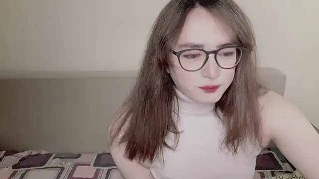 Snapshot of MinniMaksy chatting on 07/04/26, 10:03 MinniMaksy online show from 07/04/26, 10:03
