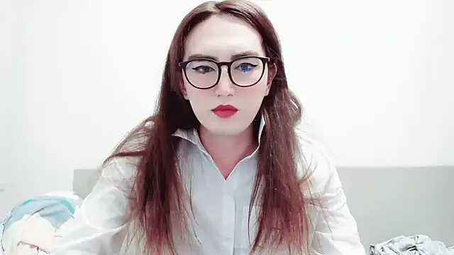 Snapshot of MinniMaksy chatting on 12/29/24, 03:33 MinniMaksy online show from 12/29/24, 03:33