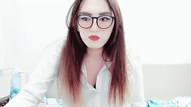 Snapshot of MinniMaksy chatting on 12/07/24, 12:07 MinniMaksy online show from 12/07/24, 12:07