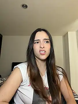 swrennn19 online show from 10/25/25, 03:56