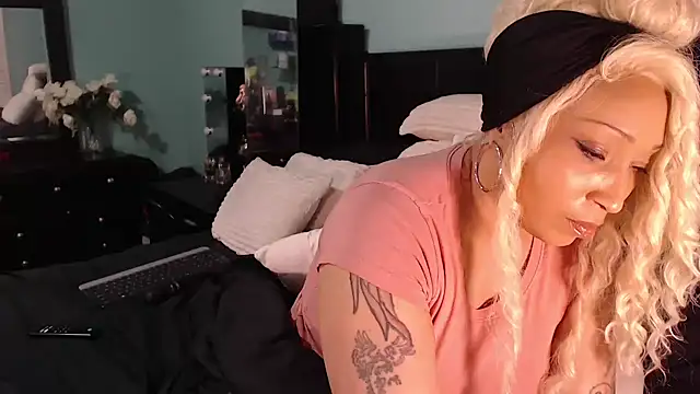 msbaddiebabe101 online show from 01/18/25, 12:24