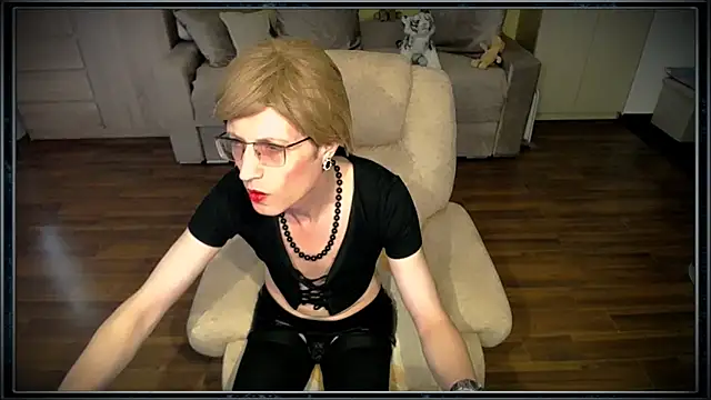 clementine online show from 09/09/25, 08:46