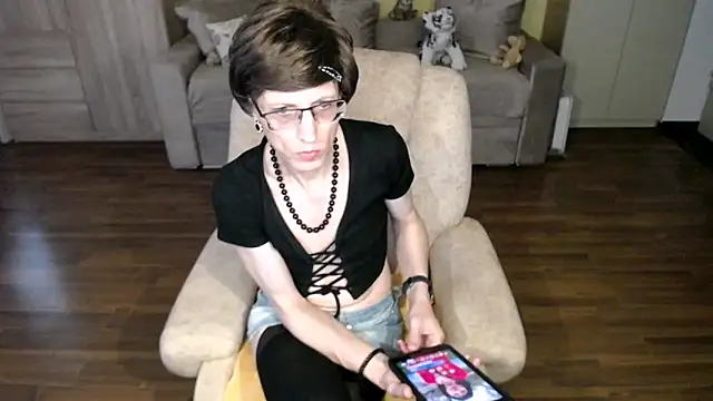 clementine online show from 05/11/26, 02:56