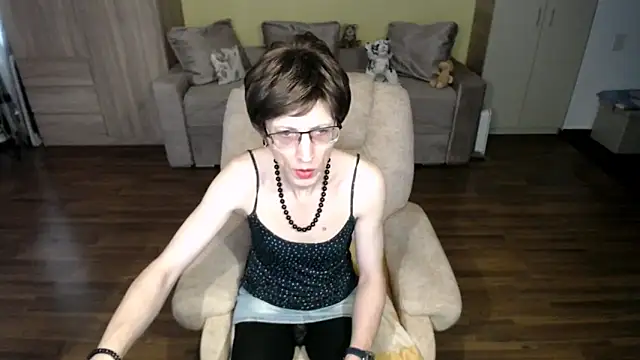 clementine online show from 04/04/26, 08:10