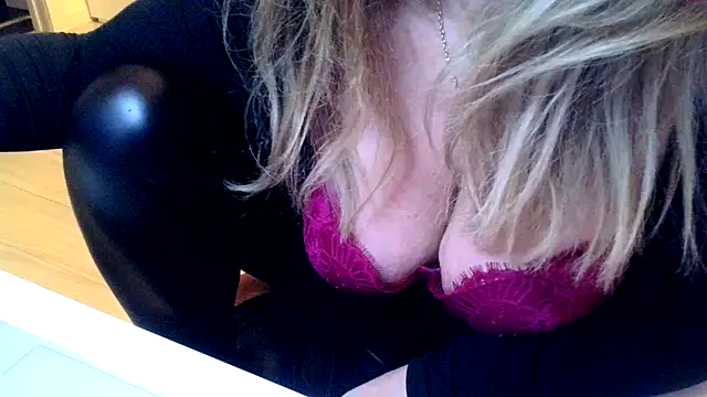 Snapshot of leadileo chatting on 01/31/26, 07:12 leadileo online show from 01/31/26, 07:12