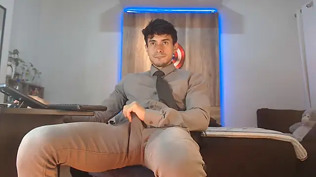 Andrew 4  online show from 10/30/25, 01:04