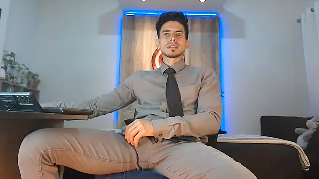 Andrew 4  online show from 11/13/25, 03:10