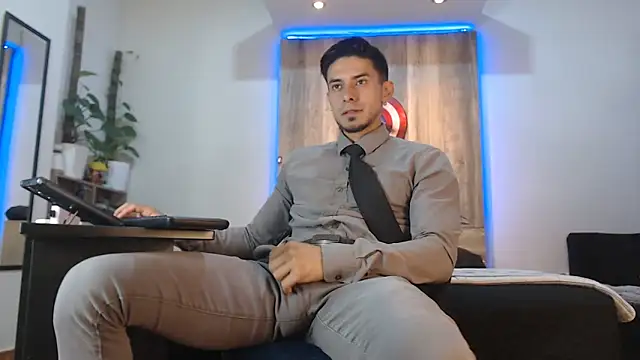 Andrew 4  online show from 03/04/26, 02:41