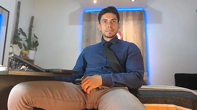 Andrew 4  online show from 02/04/26, 01:55