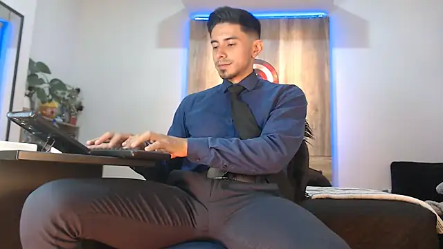 Andrew 4  online show from 01/11/26, 11:44