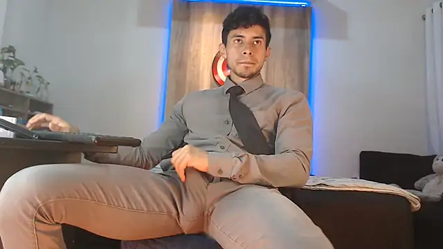 Andrew 4  online show from 10/25/25, 04:33