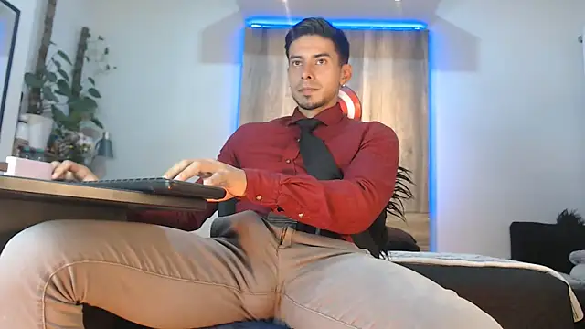 Andrew 4  online show from 04/07/26, 03:08