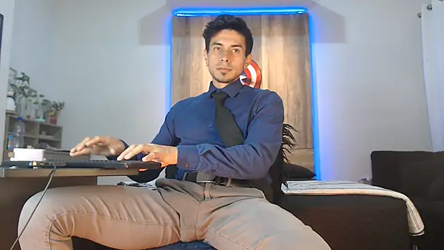 Andrew 4  online show from 11/29/25, 02:23