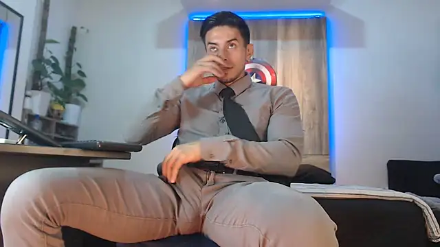 Andrew 4  online show from 03/06/26, 01:22