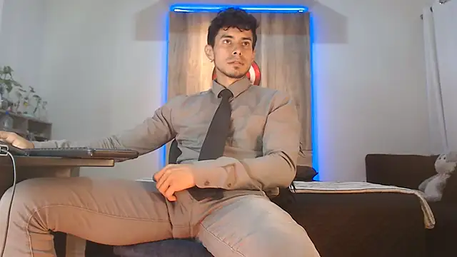 Andrew 4  online show from 10/28/25, 02:01