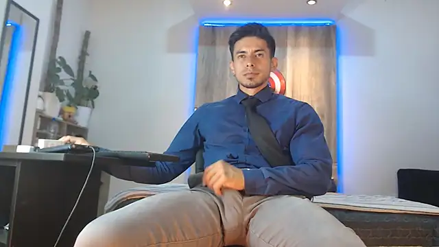 Andrew 4  online show from 02/05/26, 01:56