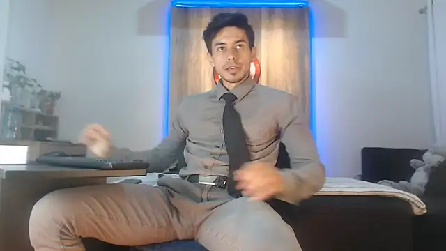 Andrew 4  online show from 11/27/25, 01:06