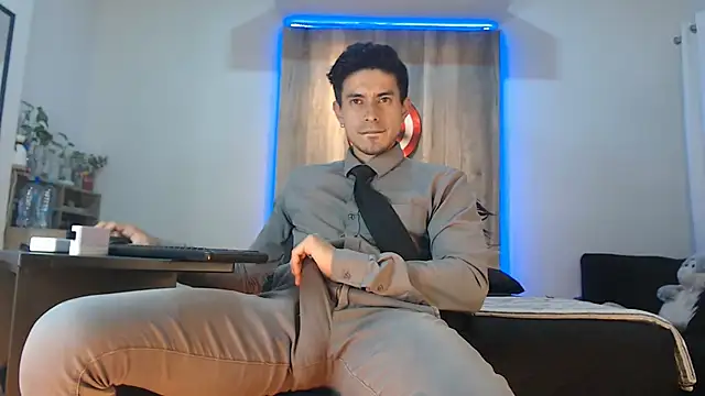 Andrew 4  online show from 11/23/25, 08:02