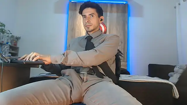 Andrew 4  online show from 11/24/25, 03:50