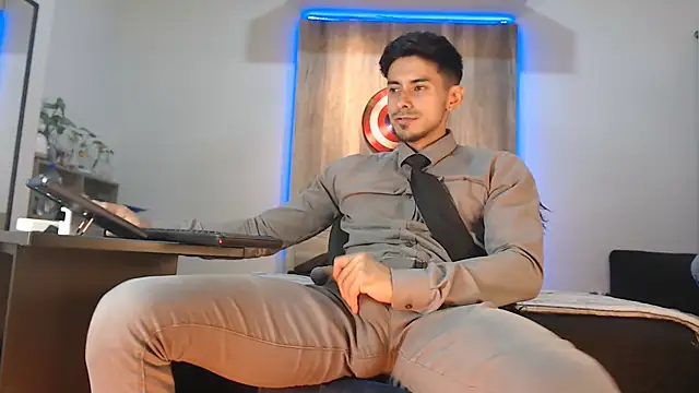 Andrew 4  online show from 11/04/25, 03:32